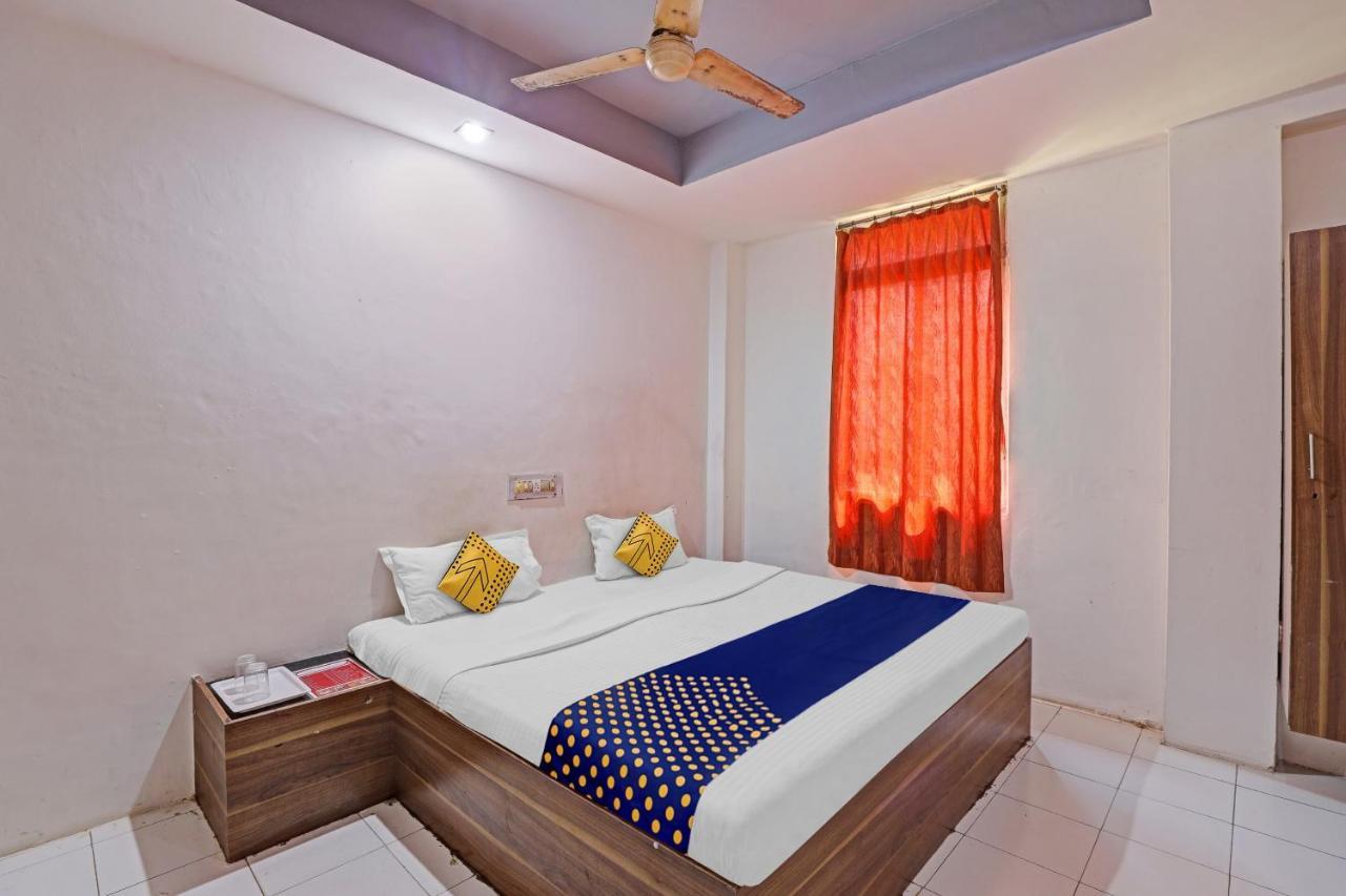 Oyo Flagship 80463 Hotel Mini Palace Vadodara Extérieur photo