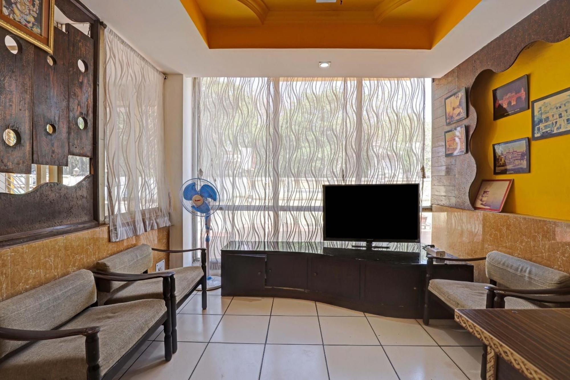 Oyo Flagship 80463 Hotel Mini Palace Vadodara Extérieur photo