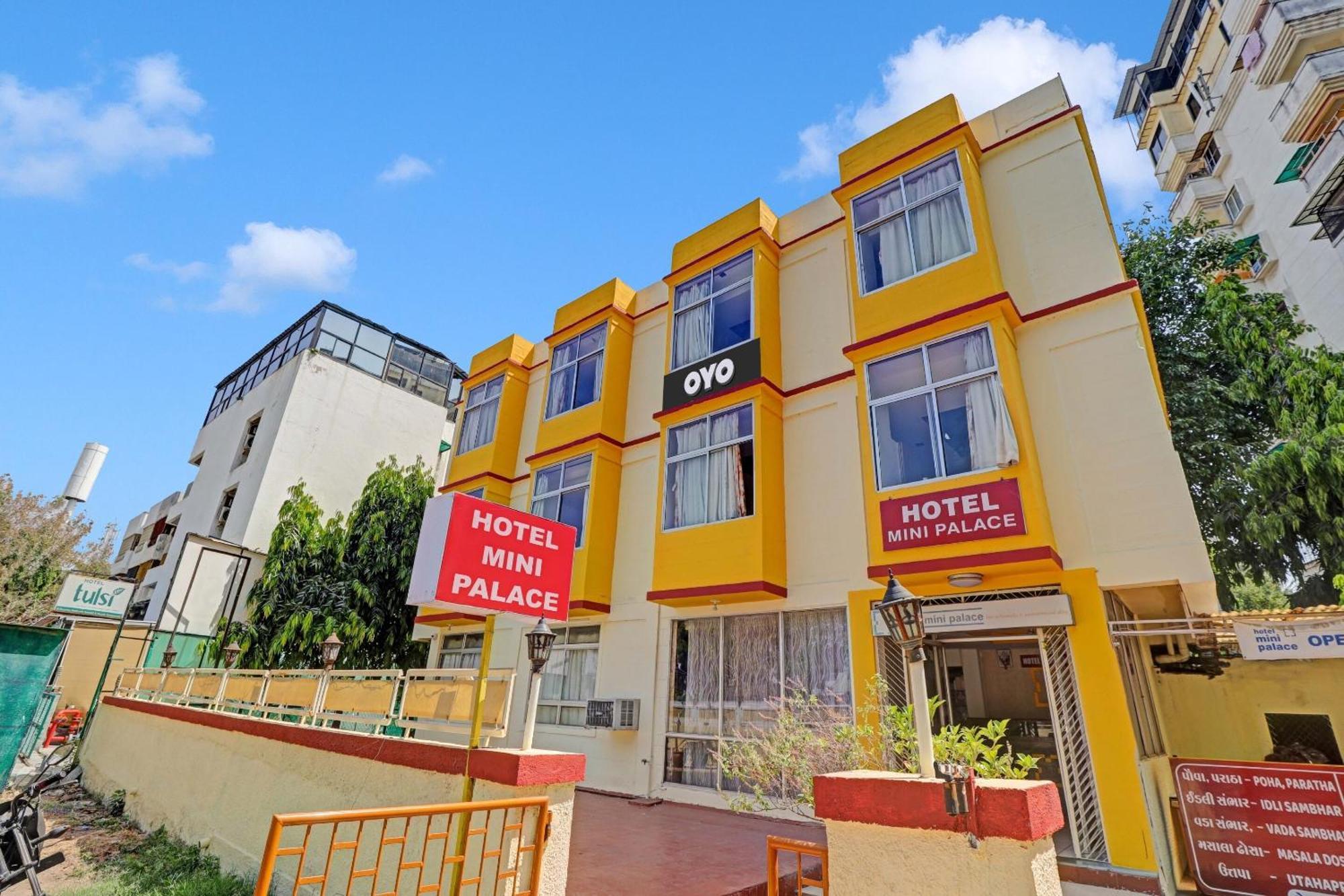 Oyo Flagship 80463 Hotel Mini Palace Vadodara Extérieur photo